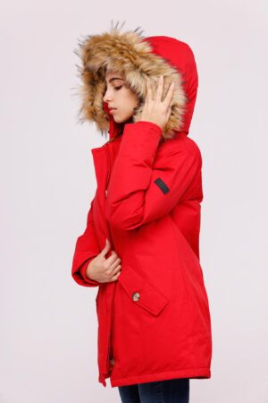 CAPPOTTO tipo parka con tasche diagonali e pelliccia sul cappuccio