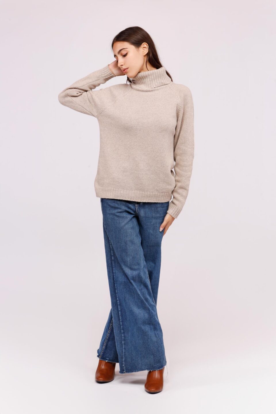 MAGLIA dolcevita con orli a costine e ricami ONEWORLD HYBRID