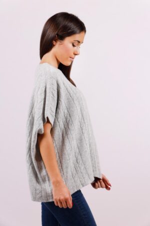 MAGLIA a poncho girocollo con ricami in rilievo