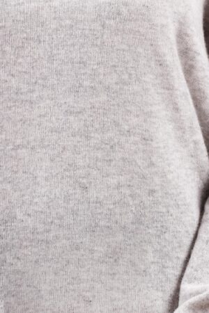 MAGLIA a manica lunga con scollo a V e orli a costine