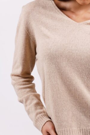 MAGLIA a manica lunga con scollo a V e orli a costine