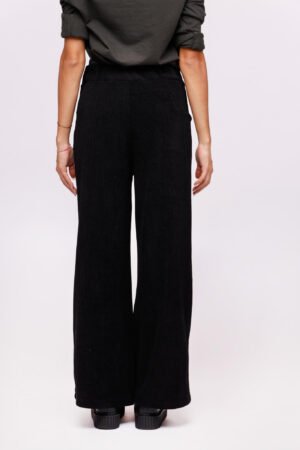 PANTALONE a coste con tasche e con elastico in vita