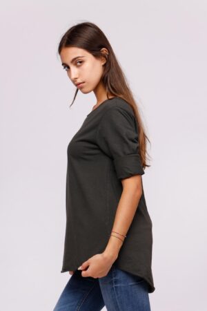 MAGLIA girocollo con manica a tre quarti e fondo arrotondato