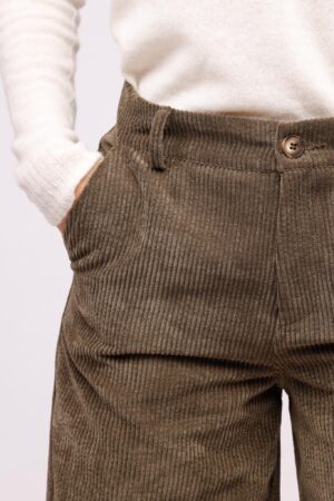 PANTALONE zampa di elefante a coste chiusura a bottone