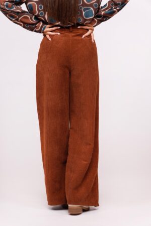PANTALONE zampa di elefante a coste chiusura a bottone