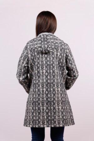 CAPPOTTO lungo con stampa fantasia con cappuccio e tasche orizzontali