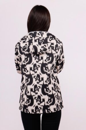 CAPPOTTO corto con stampa fantasia con cappuccio e tasche diagonali a filetto