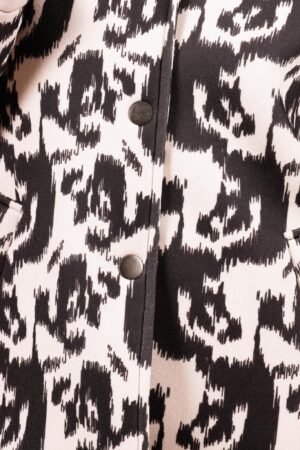 CAPPOTTO corto con stampa fantasia con cappuccio e tasche diagonali a filetto