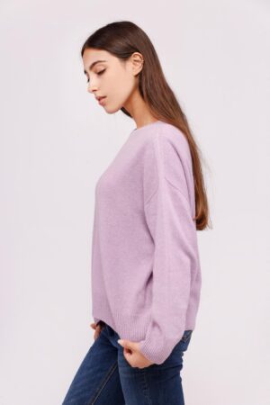 MAGLIA con collo a barchetta monocolore e orli a costine