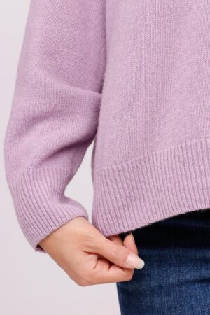 MAGLIA con collo a barchetta monocolore e orli a costine