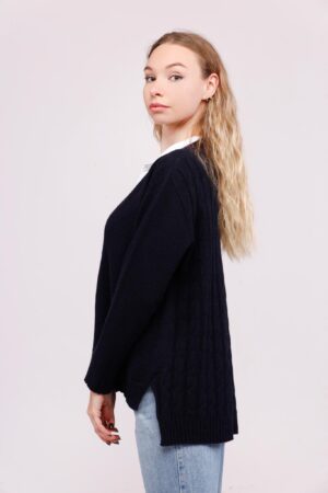 CARDIGAN con scollo a V chiusura a trebottoncini orli a costine