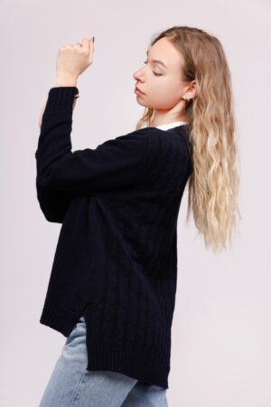 CARDIGAN con scollo a V chiusura a trebottoncini orli a costine