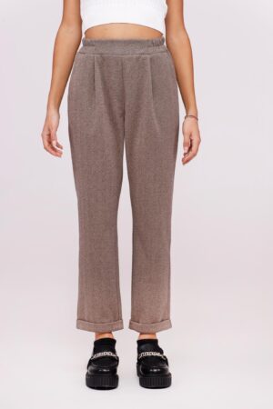 PANTALONE con elastico in vita pieghe sul davanti e risvolti alle caviglie