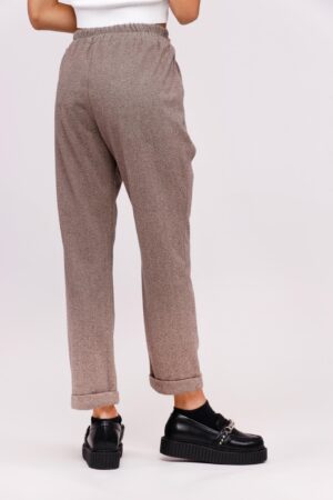PANTALONE con elastico in vita pieghe sul davanti e risvolti alle caviglie