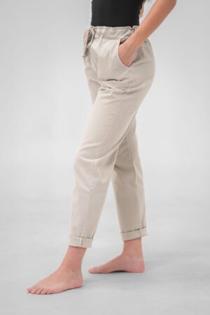PANTALONE casual con legaccio e risvolti