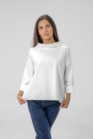 BLUSA manica a tre quarti collo a barchetta taglio irregolare