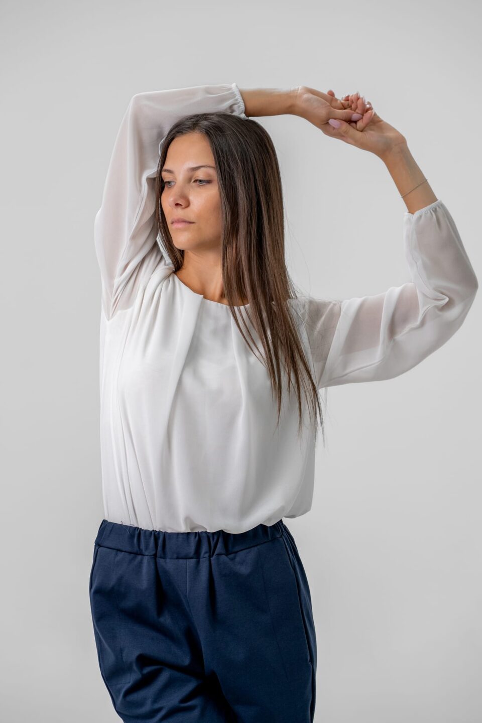 BLUSA girocollo a sbuffo con pieghesul davanti ONEWORLD HYBRID