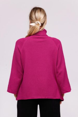MAGLIA dolcevita con ricamo e bordi risvoltati
