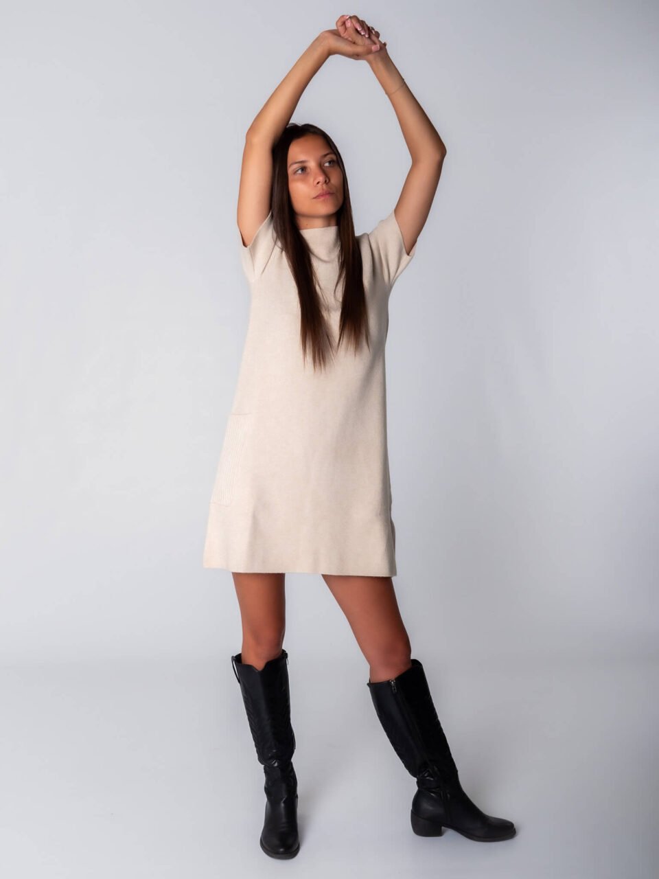ABITO IN MAGLIA con collo alto tascone laterale e manica corta ONEWORLD HYBRID