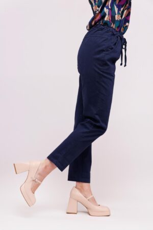 PANTALONE casual con cordino in vita e risvolti