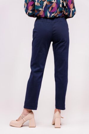 PANTALONE casual con cordino in vita e risvolti