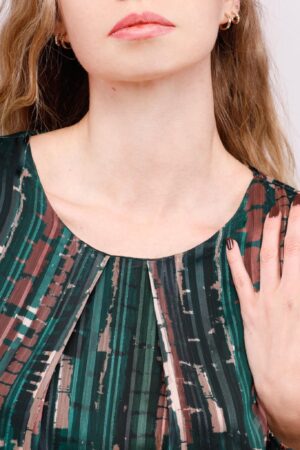 BLUSA fantasia a righe con maniche a sbuffo e pieghe sul davanti