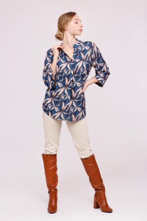 BLUSA fantasia di fiori con manica a tre quarti e colletto alla coreana aperto sul davanti ONEWORLD HYBRID