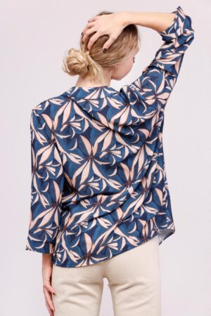 BLUSA fantasia di fiori con manica a tre quarti e colletto alla coreana aperto sul davanti