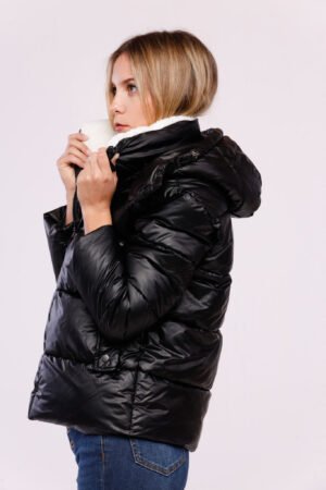 CAPPOTTO piumino corto con fodera imbottita