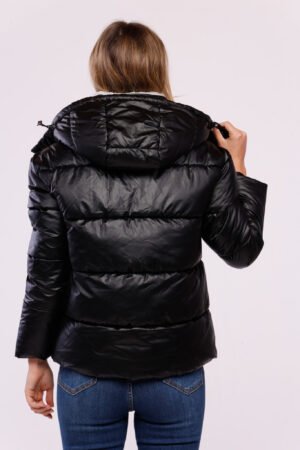 CAPPOTTO piumino corto con fodera imbottita