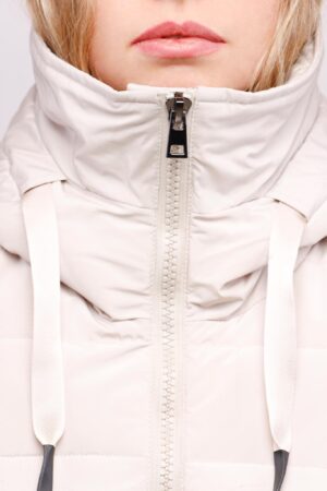 CAPPOTTO piumino lungo con cordino sul cappuccio