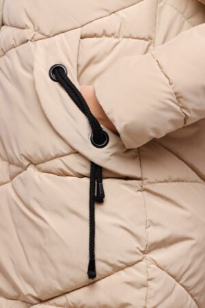 CAPPOTTO piumino lungo con corde sulle tasche