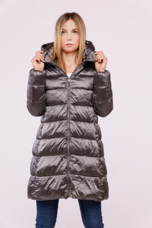 CAPPOTTO piumino lungo trapuntato con elastico con gancio di chiusura sul cappuccio