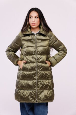 CAPPOTTO piumino lungo trapuntato con elastico con gancio di chiusura sul cappuccio