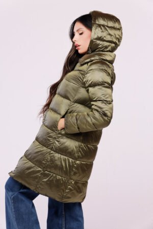 CAPPOTTO piumino lungo trapuntato con elastico con gancio di chiusura sul cappuccio