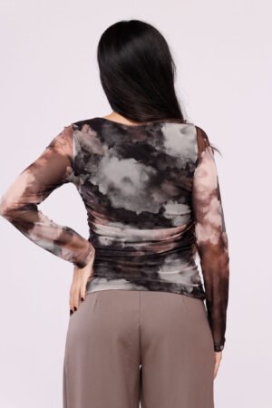 BLUSA a girocollo elasticizzata con stampa fantasia clouds