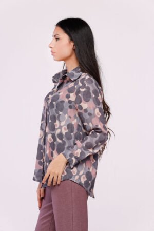 CAMICIA fantasia a pois colletto elegante a punta corta e bottoncini sulle maniche