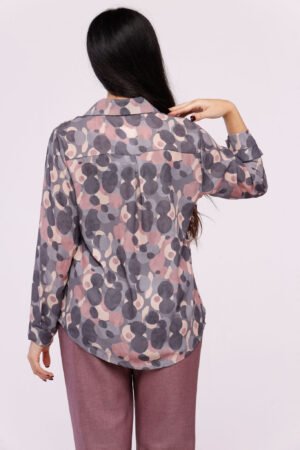 CAMICIA fantasia a pois colletto elegante a punta corta e bottoncini sulle maniche