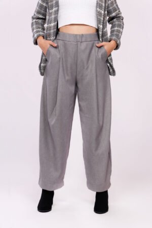 PANTALONE elegante a palazzo con pieghe e cuciture esterne