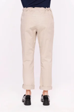 PANTALONI casual con cordino in vita e risvolti