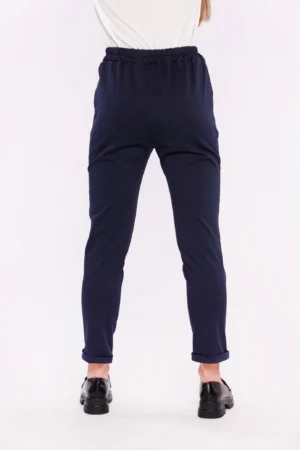 PANTALONE casual con risvolti alle caviglie ed elastico in vita