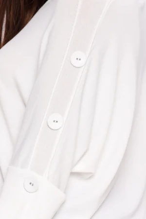 BLUSA con scollo a V bottoni decorativi sulle spalle e manica a tre quarti