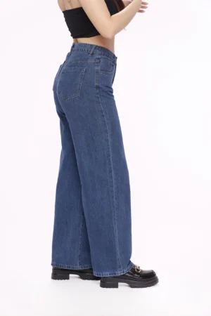 PANTALONI a palazzo con bottone di chiusura in vita e tasche laterali