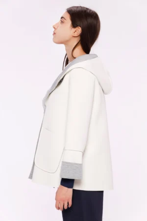CAPPOTTO corto con cappuccio e interno grigio