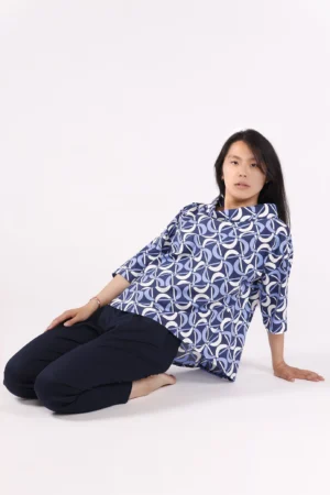 BLUSA Elegante fantasia catene con scollo a barchetta e manica a tre quarti ONEWORLD HYBRID