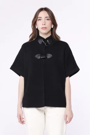 CARDIGAN tipo poncho con maniche e bottoni alamari di chiusura