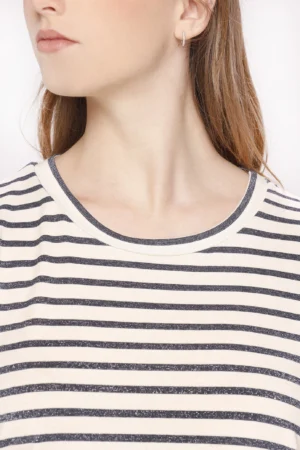 MAGLIA a manica corta con righe di tendenza e scollo a giro