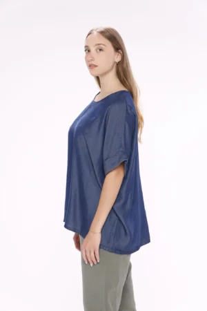 MAGLIA lunga con scollo a giro e manica corta a pipistrello