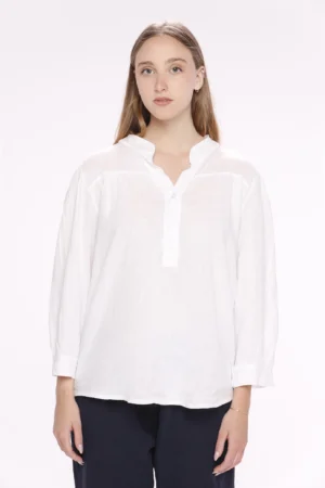 BLUSA a manica lunga con colletto alla coreana aperto a V e cuciture arricciate al petto