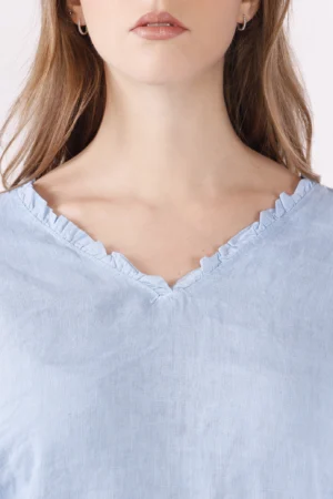 BLUSA fresca con scollo a V arricciato e manica corta